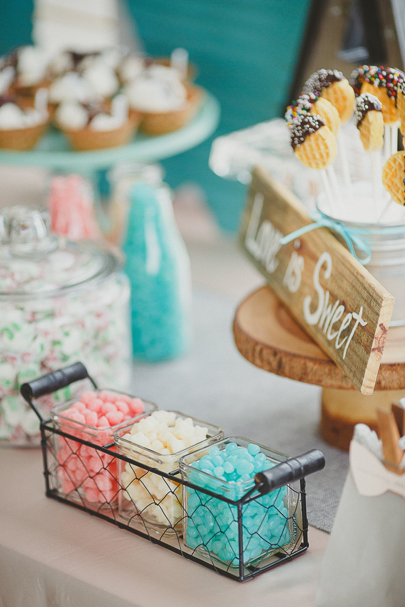 Sweet Schemes: Blush, Ivory, and Gold.