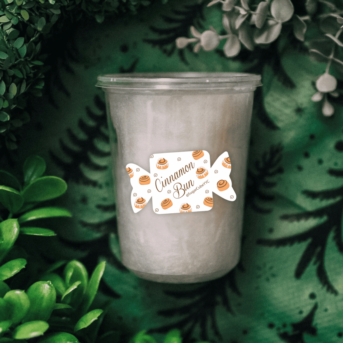 Cinnamon Bun Winter Cotton Candy tub featuring a sweet and cozy seasonal flavour for holiday treats and gifting